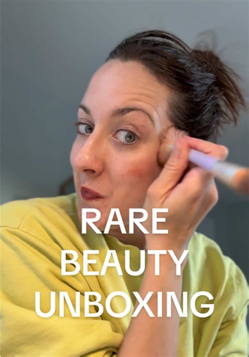 Unbox this adorable holiday kit from @Rare Beauty with me. 💋 I think I may have discovered a new favorite shade! What is your top Rare Beauty product? @Glossier @elfcosmetics #beauty #beautyunboxing #momsover30 #rarebeauty #makeup