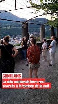 🏰 La cité médiévale livre ses secrets à la tombée de la nuit
