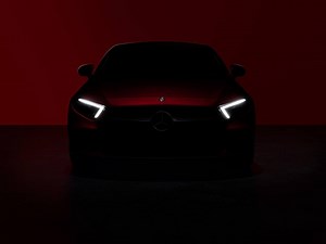 全新CLS輪廓悄然亮起，即將揭曉。 A lustrous charm radiating from the all-new CLS. Stay tuned. #MBHK #CLS | Mercedes-Benz Hong Kong