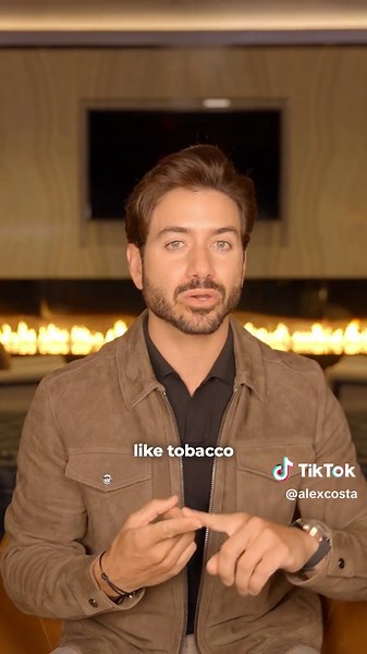 Fall is the perfect excuse to switch your light summer scents for something with more depth and warmth. A new duo from @creedfragrance, the Amber Universe embodies the celestial beauty and timeless allure of amber. These two fragrances are inspired by the brightest stars in the night sky. Delphinus is smooth, smoky, and cozy at the same time while Centaurus is rich with a woody-amber backdrop, and notes of tobacco and bourbon vanilla. Experience these fragrances on CreedBoutique.com and for a li