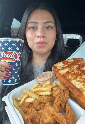 Comiendo en Raising Cane's: Un Mukbang Crunchy