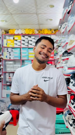 এই দোকানে অর্ধেক দামে জুতা বিক্রি করা হয়😂 | Avro Official 2.0