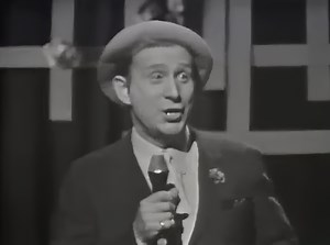 Charles Trénet - Le jardin extraordinaire (Live) (1957) "Le jardin extraordinaire," released in 1957 by Charles Trénet, is a whimsical ode to the wonders of nature and the imagination. Known as "Le Fou Chantant" (The Singing Madman), Trénet was famed for his poetic lyricism and unique voice, qualities that shine brightly in this song. Inspired by his love for nature and a penchant for whimsy, Trénet crafts a vivid narrative set in a magical garden—a haven where animals talk, flowers sing, and tr