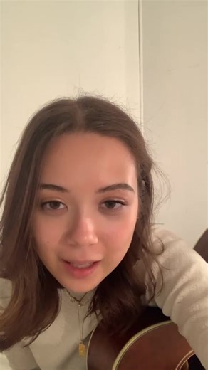 One of @laufey ‘s old live streams on ig in 2021, singing “beautiful stranger”🥰 I miss lullabies with laufey sm 😭 #laufey #laufeytour #fyp #laufeyconcert