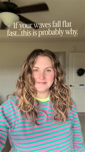 One of the biggest misconceptions I see with fine wavy hair is thinking flat waves are just a styling problem. A lot of the time, the issue actually starts WAY before styling. Things like: • buildup • heavy products • too much moisture • and an unbalanced routine can all weigh the hair down and make it harder for waves to hold consistently. So even if you’re using “good” styling products, your waves still may not last the way you want them to. This is why simplifying my routine and focusing on l