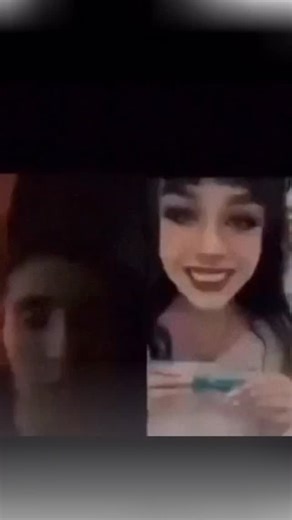 Memes | 日本利用压电瓷砖将脚步转化为电能。这些瓷砖捕捉来自你脚步的动能。当你行走时，你的重量和动作会对瓷砖产生压力。瓷砖会轻微弯曲，从而产生机械应力。瓷砖内部的压电材料将这种应力转化为电能。每一步都会产生少量电荷，而数百万步结合在一起就能产生足够的电力来驱动 LED... | Instagram