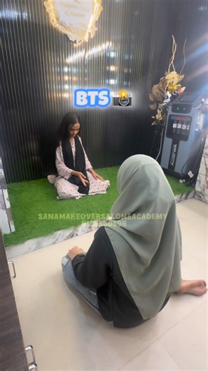 makeupartist|hair stylist|beautician|EDUCATOR| belgavi on Instagram: "“This look didn’t happen in 30 seconds 👀 BTS of a real makeup model shoot 💄🔥 Wait till the transformation ✨” @sanamakeoversalonandacademy @sanabeautyparlour_ #btsmakeup #makeupbts #behindthescenesshoot #btsphotoshoot #modelshootbts makeupshoot makeupartist makeupartistindia muawork makeupreels beautyreels bridalmakeup"