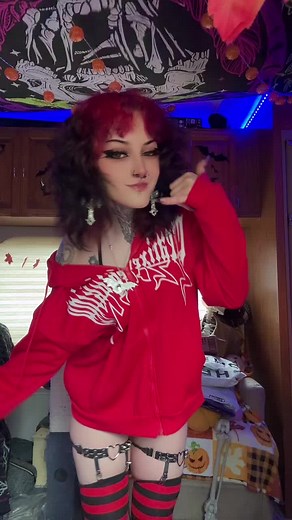 Ayo ima me 21 in an hour 🥰🎃