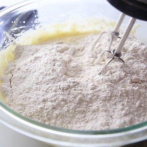 252K views · 70 reactions | Lemon lovers, this one's for you! This copycat Starbucks Lemon Loaf is so delicious and EASY to make at home! Recipe: https://www.lovefromtheoven.com/starbucks-lemon-loaf-copy-cat/  | TidyMom | Facebook