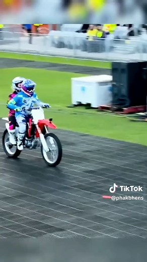 #🎧 #foryoupage #motocross #freestyle #mx #extreamsport #redbulldanceyourstyle