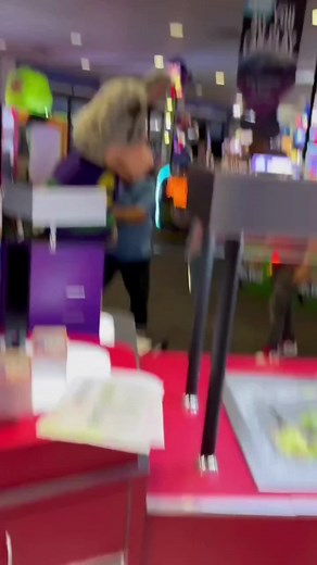 #chuckecheese removing their #animatronic Studio C 32M. Then they go to destory it. How sad! Save our stages! Protest aginst CEC for removing our shows! #fivenightsatfreddys
