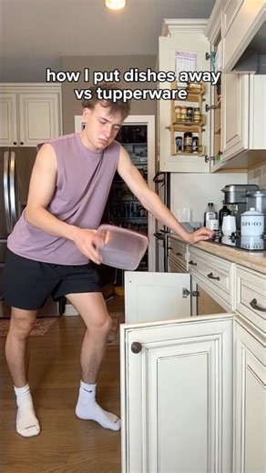 Putting away Tupperware be like 😭