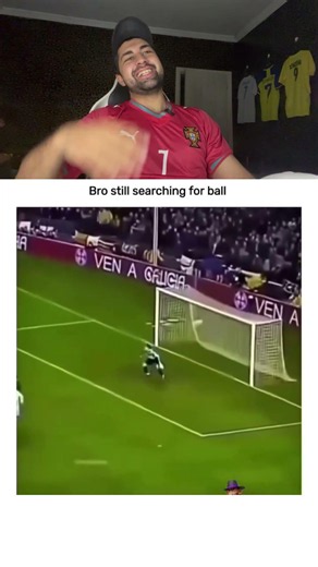 Roberto Carlos Left The Keeper Confused 😂 #footballshorts #football #soccer #robertocarlos