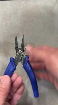 Tip Tuesday: Learn how to open a split ring with ease! #SplitRing #CarolJos #DIYJewelry #BeadTips
