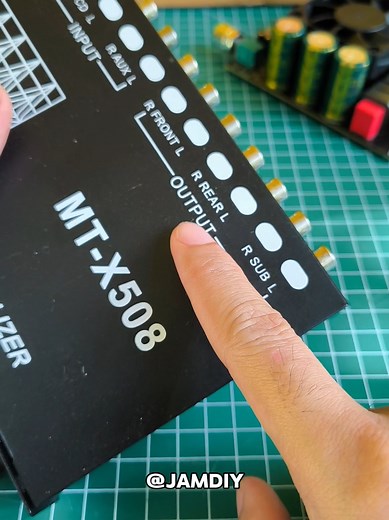 Connect Equalizer to Amplifier: Sound System Guide