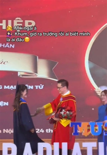 Thầy bảo: “Đi cao gót xoay k sợ ngã à”😂😂 #graduation #tmu ##capcut #fyp