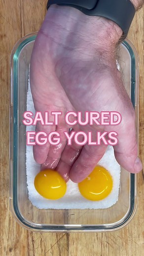 Salt cured egg yolks 🍳 #howto In a re-sealable container pace a 1/2” layer of kosher salt. With a egg press the shell into the salt to make several equally spaced indents. Crack eggs and separate yolks from whites. Place a yolk into the indents and with enough salt, completely cover the yolks. Refrigerate for 5-7days. Remove yolks from salt and wash in cool water. Wrap preserved yolks in cheese cloth and refrigerate. Grate over pastas, on grilled meat for a umami flavour booster! #cured #curede