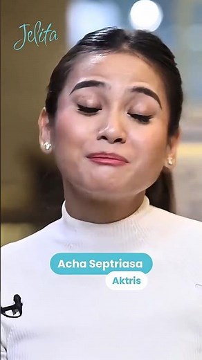 Kalau hari-hari Acha Septriasa saat ini diwarnai oleh satu hal, jawabannya adalah bergerak.