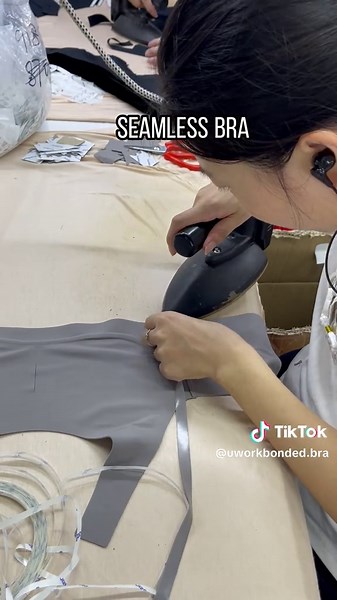 Factory direct-selling Bonded bra#seamlessbra #factory #underwear #machine #seamlessundwear #pushup #customdesignbra #FentySuperBrandDay