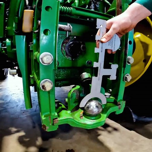 128K views · 350 reactions | Pour bien commencer la saison, notre #deerefriend Tim Struck (@bauer_struck) a fait réaliser un John Deere Expert check sur son 6210R de 2014 et son 7830 de 2008. Qu'est-ce qui a été vérifié, qu'est-ce qui a été réparé ou remplacé ? Découvrez-le grâce à cette vidéo. Le moins que l'on puisse dire c'est que, maintenant, ses machines sont prêtes à donner le meilleur d'elles-mêmes. | John Deere | Facebook