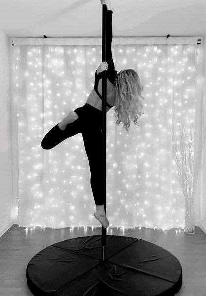 cindy | pole artist on TikTok