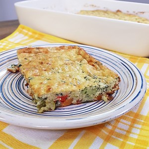 Una idea buenaza para consumir verduras 🥦🥕Soufflé 😋 RECETA COMPLETA 👇 https://larepublica.pe/buenazo/2019/11/18/receta-de-souffle-de-verduras-con-brocoli-zanahoria-espinaca-esparragos-pimiento-y-queso-parmesano/ | Buenazo