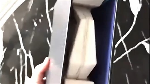 英特尔285K台式机处理器性能稳定，日常办公娱乐流畅无卡顿，适合家庭多任务处理场景，实测体验出色。