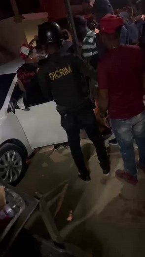 Lastima como este joven siendo de la entidad militar e identificandose ante este grupo de bárbaro fue agregido sin justificación, solo porque les dio la gana.... 😭