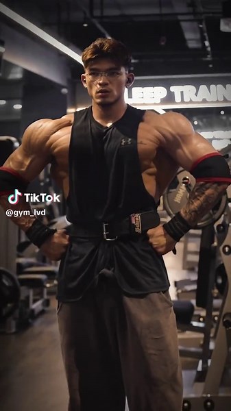 Chinese Hulk - Gym Bulking and Workout Motivation