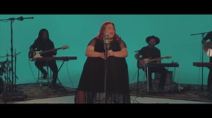 #TalkingToGod is officially out on Country Radio, so we celebrated with an acoustic performance on TODAY with Hoda & Jenna! Watch now on YouTube: https://umgn.us/TTGAcoustic 💙 Today Show | Chrissy Metz
