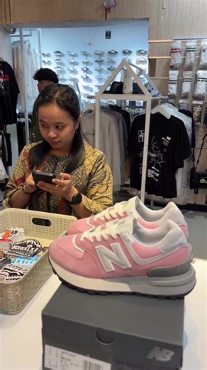 Ready Stock New Balance 574 Legacy in Pink