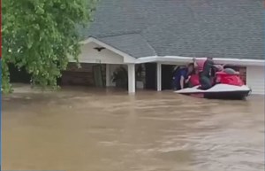 Jet skier rescues people stuck in Waverly due to deadly flooding