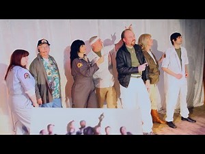 Trailer för Alien on Stage. Dokumentär om busschaufförer som gör teater av Alien.