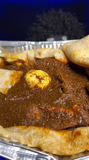 @naye ዶሮ እና አገልግል follow እያደረጋቹ🙌 #ከርሳም #fooodreview #ethiopian_tik_tok🇪🇹🇪🇹🇪🇹🇪🇹 #doro #mukbang @haki