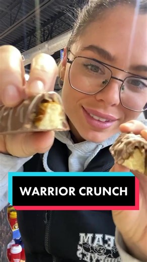 Gros coup de coeur pour les barres protéinées CRUNCH. 😏 Multicouches, croquantes, à faible teneur en glucides et riches en protéines. Aux adeptes de barres de chocolat, voici une belle alternative pour vos futurs « cravings ». 😎 #popeyessupplements #teampopeyes #proteinbar #testingproducts