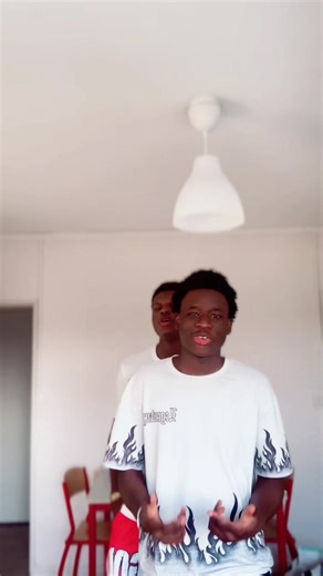 Vidéos de 𝐃~𝐒☑️✪ (@sim_chee_77) avec son original - TANA 🤴🏾