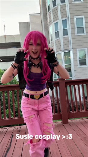 Wore Susie to comicpalooza Friday! So happy with how her cosplay came out 💕✨#comicpalooza #deltarune #deltarunecosplay #susiedeltarune #susiedeltarunecosplay