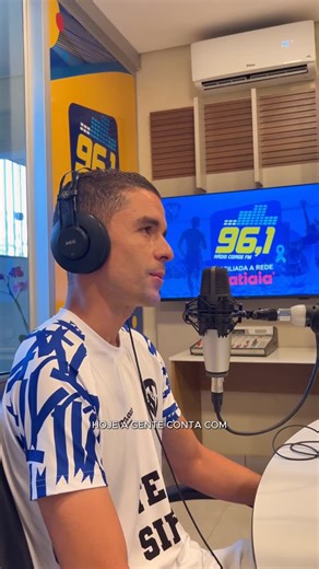 TEAM SILAS FUTEVÔLEI on Instagram: "Glória a Deus por tudo! 🙏 ▪️Deus tem me permitido alcançar lugares onde nunca imaginei chegar. Agradeço a todos que torcem por mim e pelo Team Silas nessa caminhada! ▪️Tenho várias pessoas maravilhosas ao meu lado — seria impossível citar todas aqui, mas quem me conhece sabe o quanto sou grato de coração. E como eu sempre digo: quem é, sabe! 😂 ▪️ Aos patrocinadores do Team Silas Elite @nutri.matheusalbuquerque @centroalfaacademia @lp.adstream ▪️À minha espos