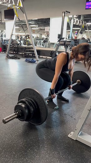 Just moved up to a 145lb working set 💪🏽