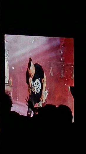 Three days grace live Riot