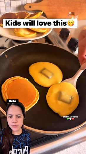 Try this chocolates filled pancakes for sure kids will love it #credittotherightfulownerofthisvideo #pancakes #chocolate #cooking #easyrecipe #minipancakes | Shiela A. Robles