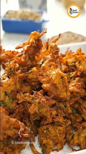Crispy Onion Pakora Recipe by Food Fusion