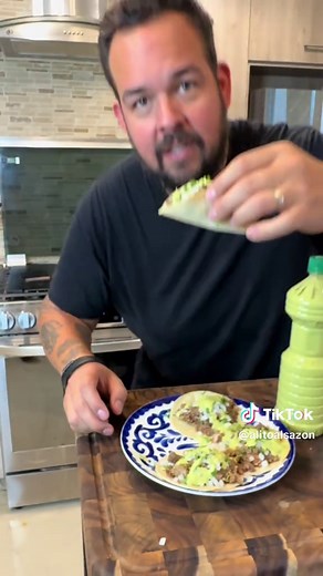 Salsa Verde Cremosa: Receta para Tacos Perfectos