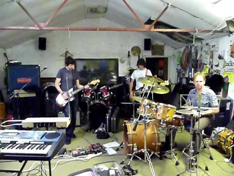 Surfquake The Munsters theme