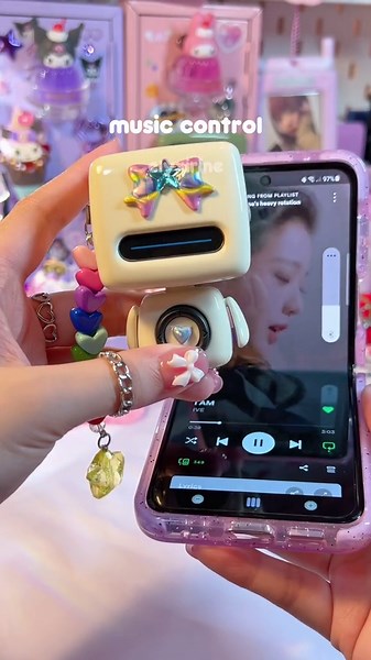Adorable Small Space Robot Speaker with Bluetooth