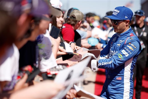 NASCAR Cup Series race at Phoenix live updates, highlights, leaderboard