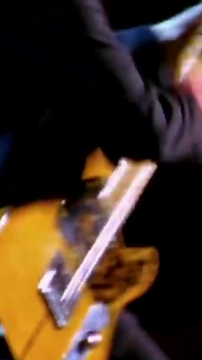 11K views · 782 reactions | WOW PRINCE #princemusic #prince #guitar #whilemyguitargentlyweeps #rocknroll #HallOfFame | GoDpsMusic | Facebook