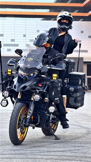 What Makes the Benelli TRK552X So Special? 😳⚡ #benellitrk552x #bmwr1250gsa #adventurebike #bikelife