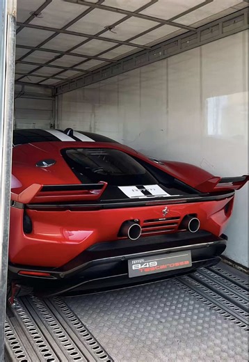 Shaky Clips of a Ferrari Testarossa in Frigid Weather