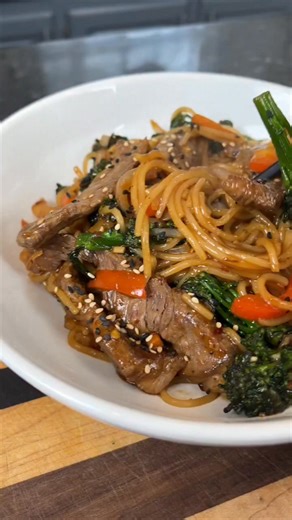 A steak noodle recipe you'll try more than once! #mrmakeithappen #steak #noodles | Mr. Make It Happen
